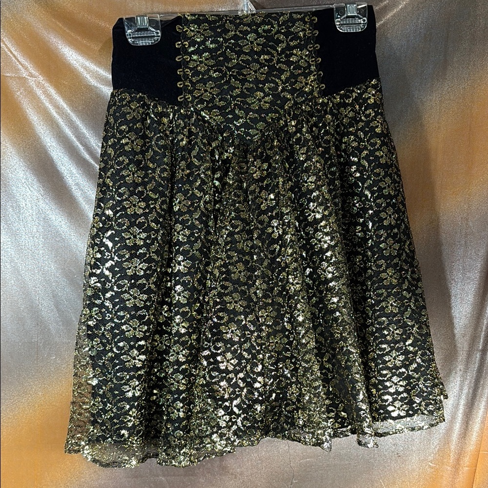 Vintage gold lame Elegant Black and Gold Lace Skirt 26” waist E1